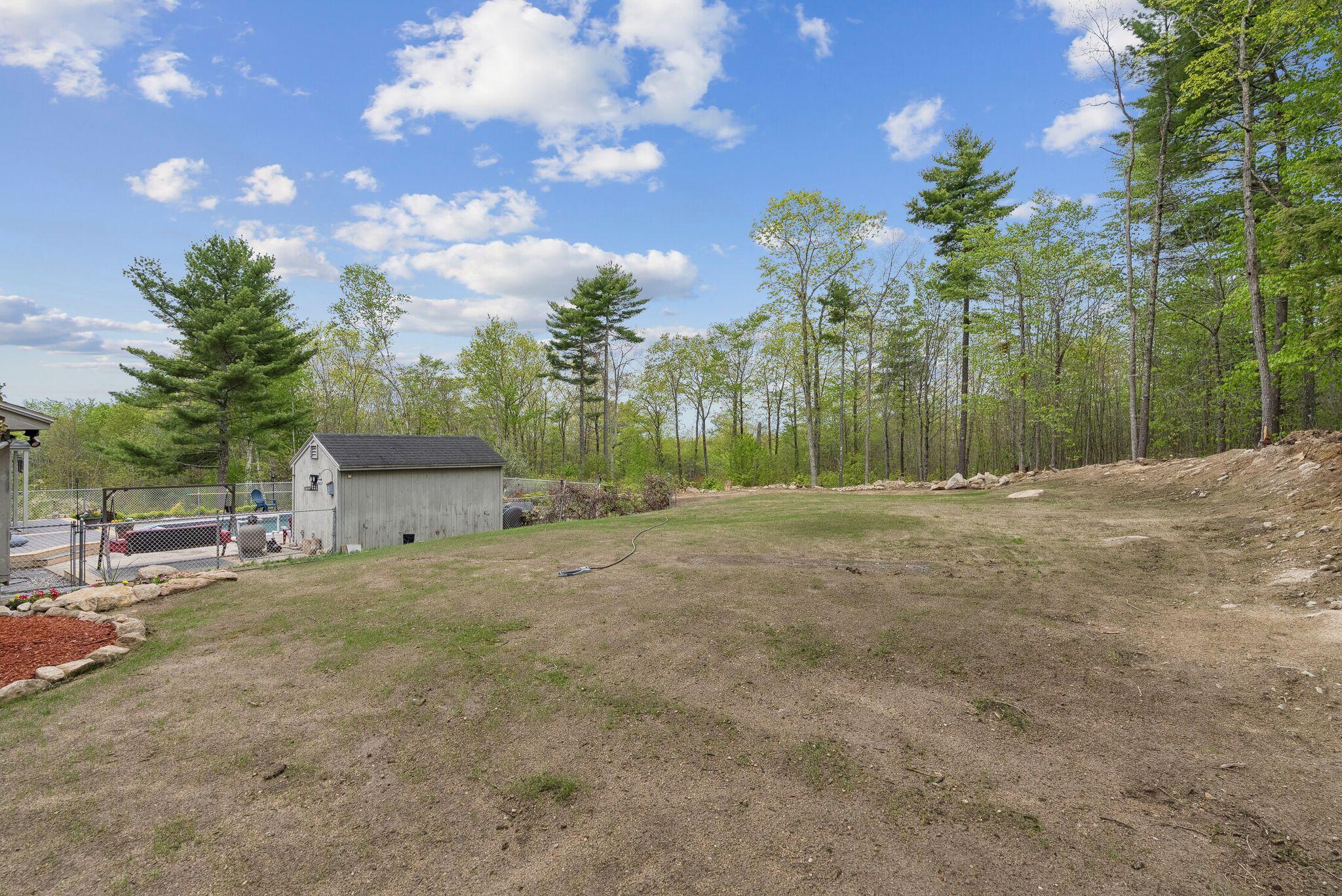 28 Oakledge Hills Road Raymond ME 04071