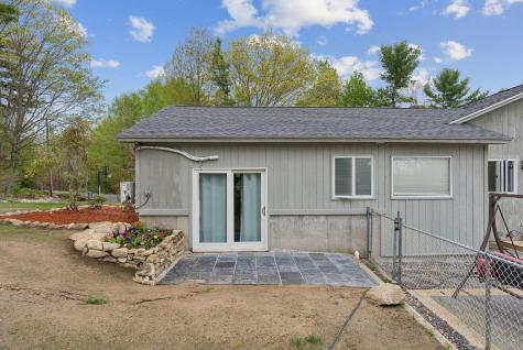 28 Oakledge Hills Road Raymond ME 04071