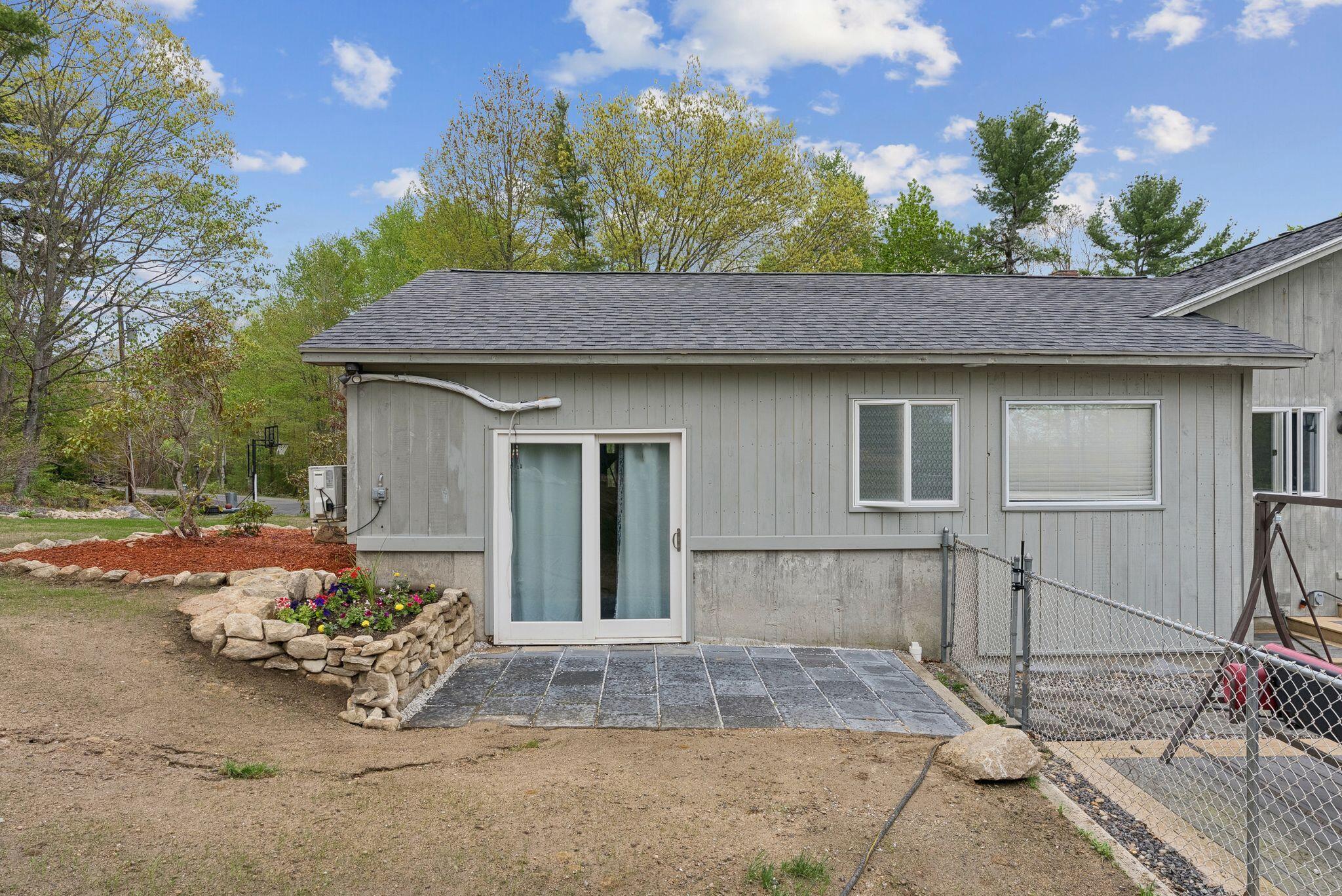 28 Oakledge Hills Road Raymond ME 04071