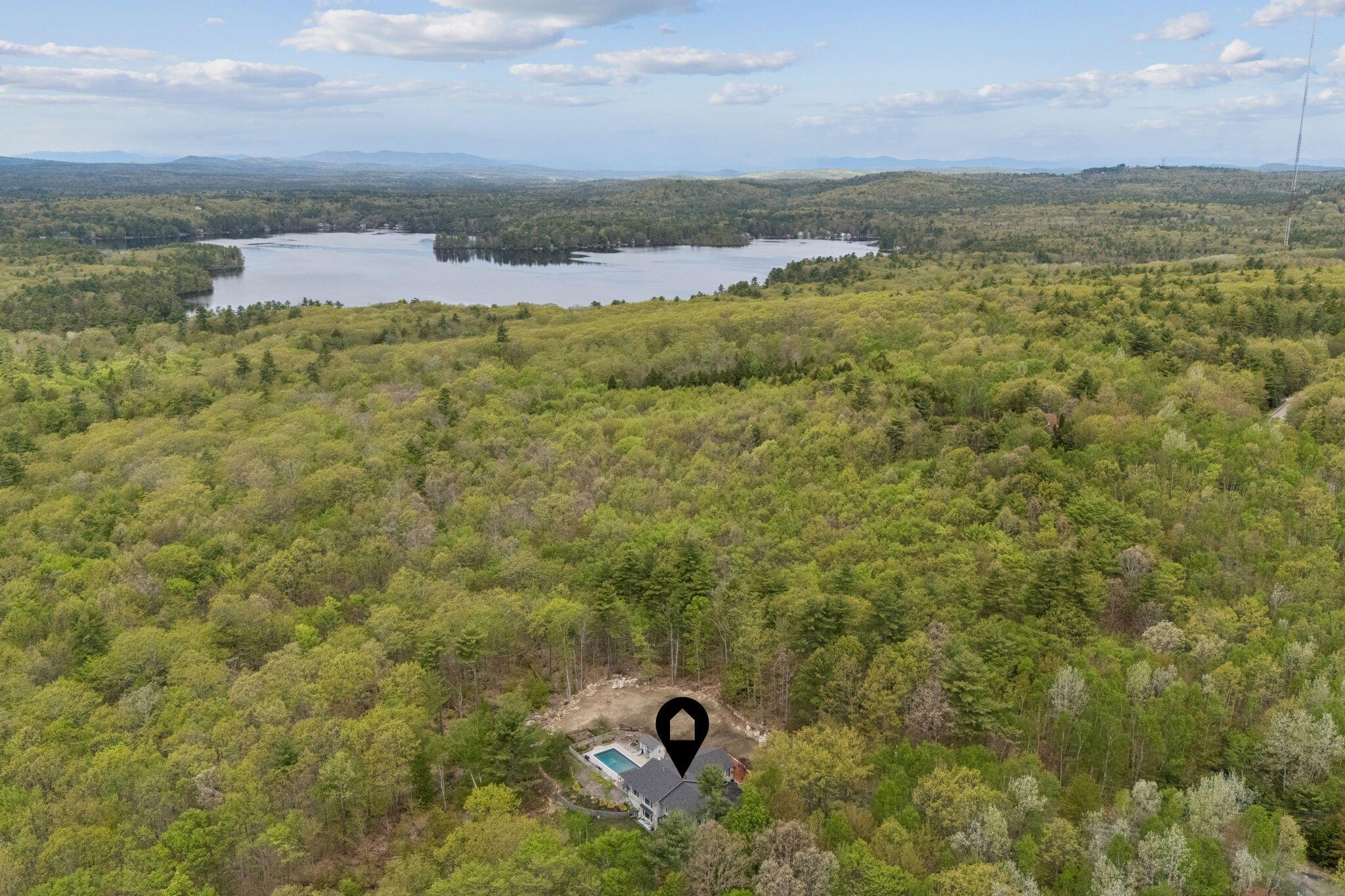 28 Oakledge Hills Road Raymond ME 04071