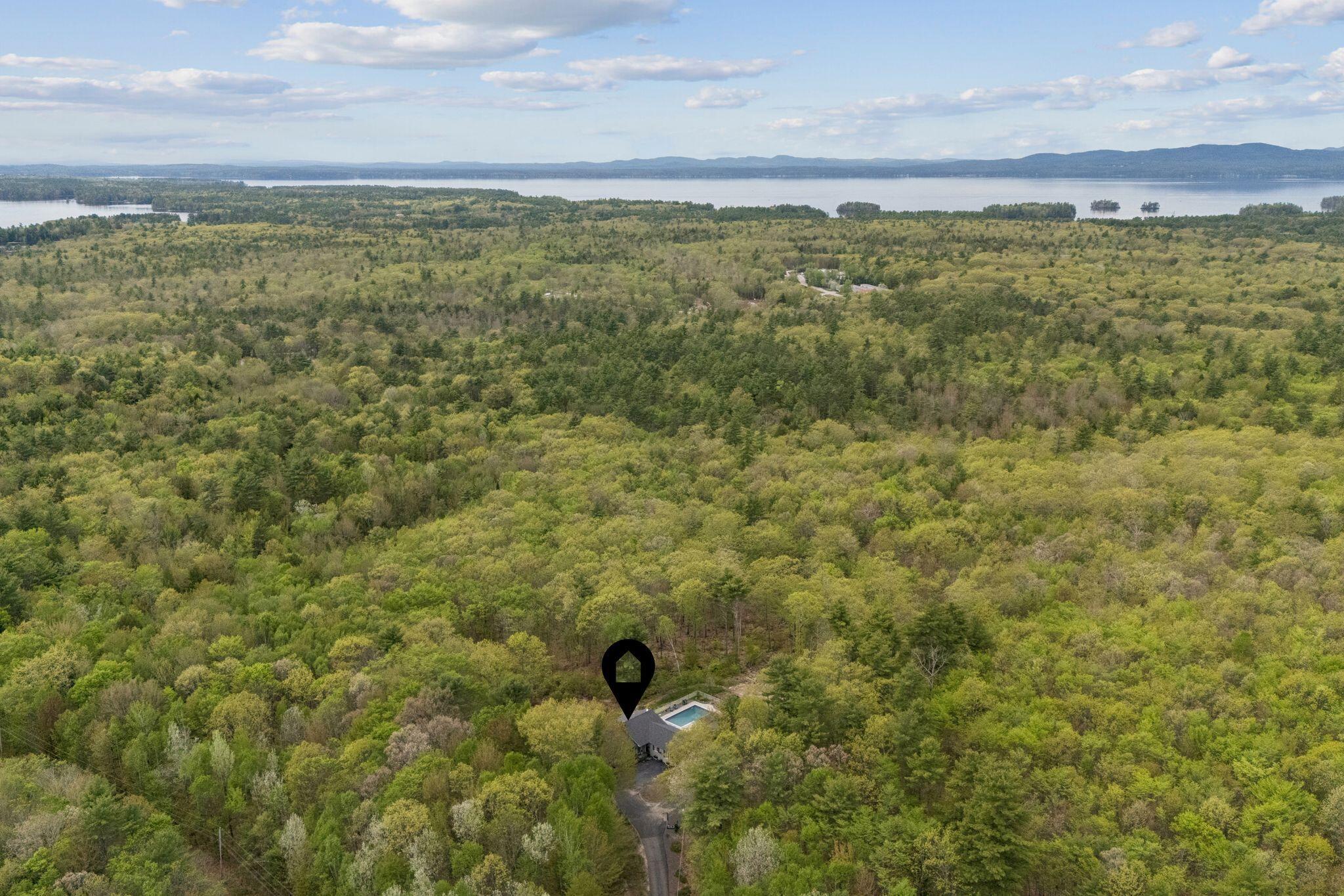 28 Oakledge Hills Road Raymond ME 04071