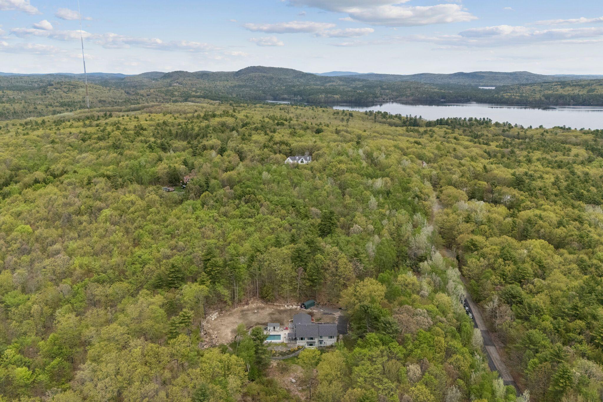 28 Oakledge Hills Road Raymond ME 04071