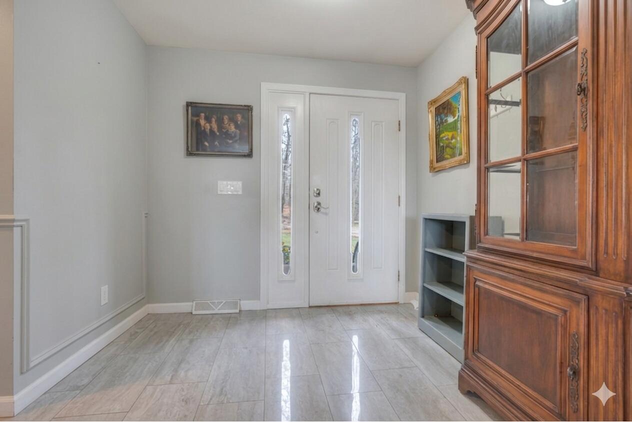 28 Oakledge Hills Road Raymond ME 04071