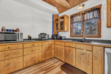 79 Auburn Road Peru ME 04290