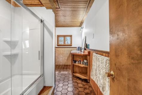 79 Auburn Road Peru ME 04290