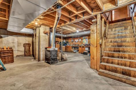 79 Auburn Road Peru ME 04290