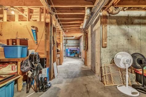 79 Auburn Road Peru ME 04290