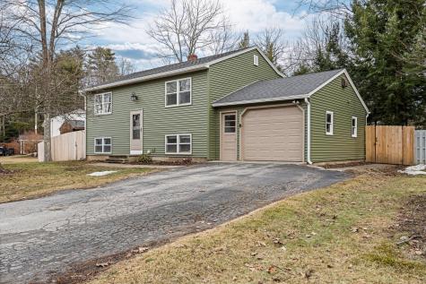 28 Forest Drive Topsham ME 04086