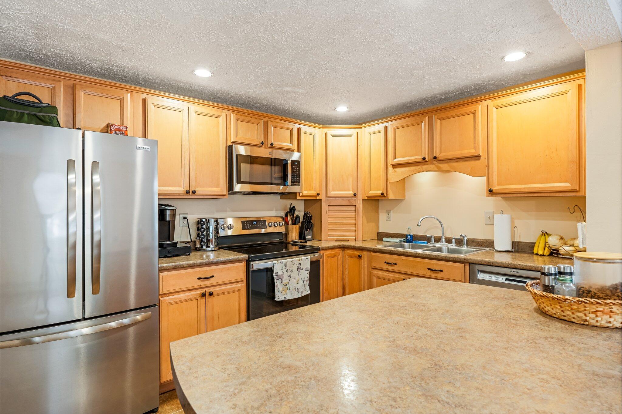 28 Forest Drive Topsham ME 04086