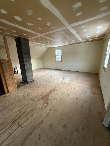 17 Walker Road Mechanic Falls ME 04256