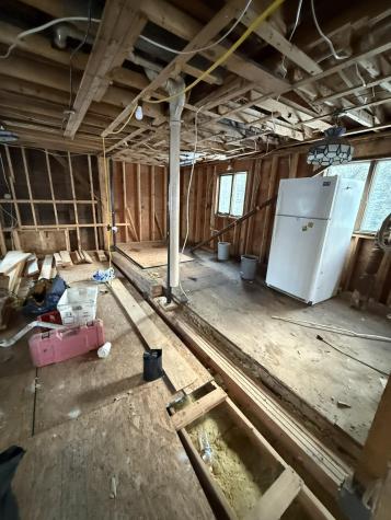 17 Walker Road Mechanic Falls ME 04256