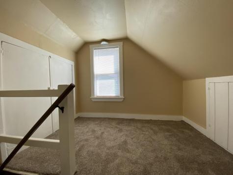 62 Mcnamara Street Lewiston ME 04240