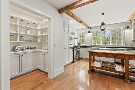 15 Pumpkin Hollow Cumberland ME 04021