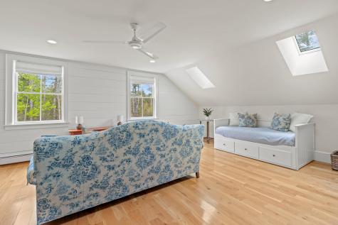 15 Pumpkin Hollow Cumberland ME 04021