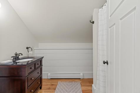 15 Pumpkin Hollow Cumberland ME 04021