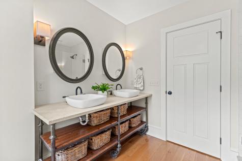 15 Pumpkin Hollow Cumberland ME 04021