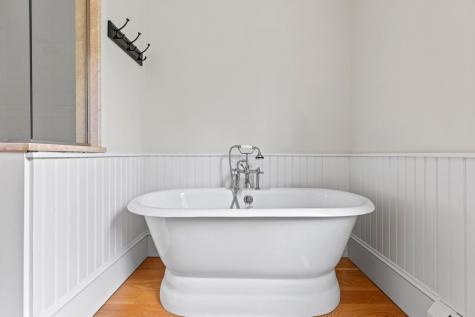 15 Pumpkin Hollow Cumberland ME 04021