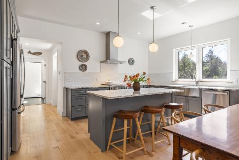 1 Little Bird Lane Brunswick ME 04011