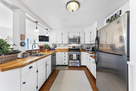 693 Wiscasset Road Boothbay ME 04537