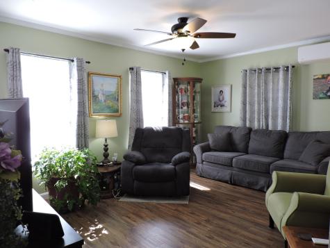 17 Baker Street Clinton ME 04927