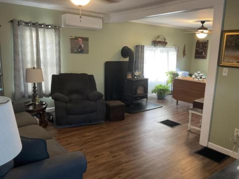 17 Baker Street Clinton ME 04927