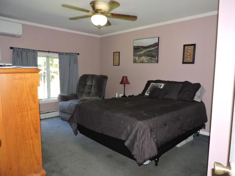 17 Baker Street Clinton ME 04927