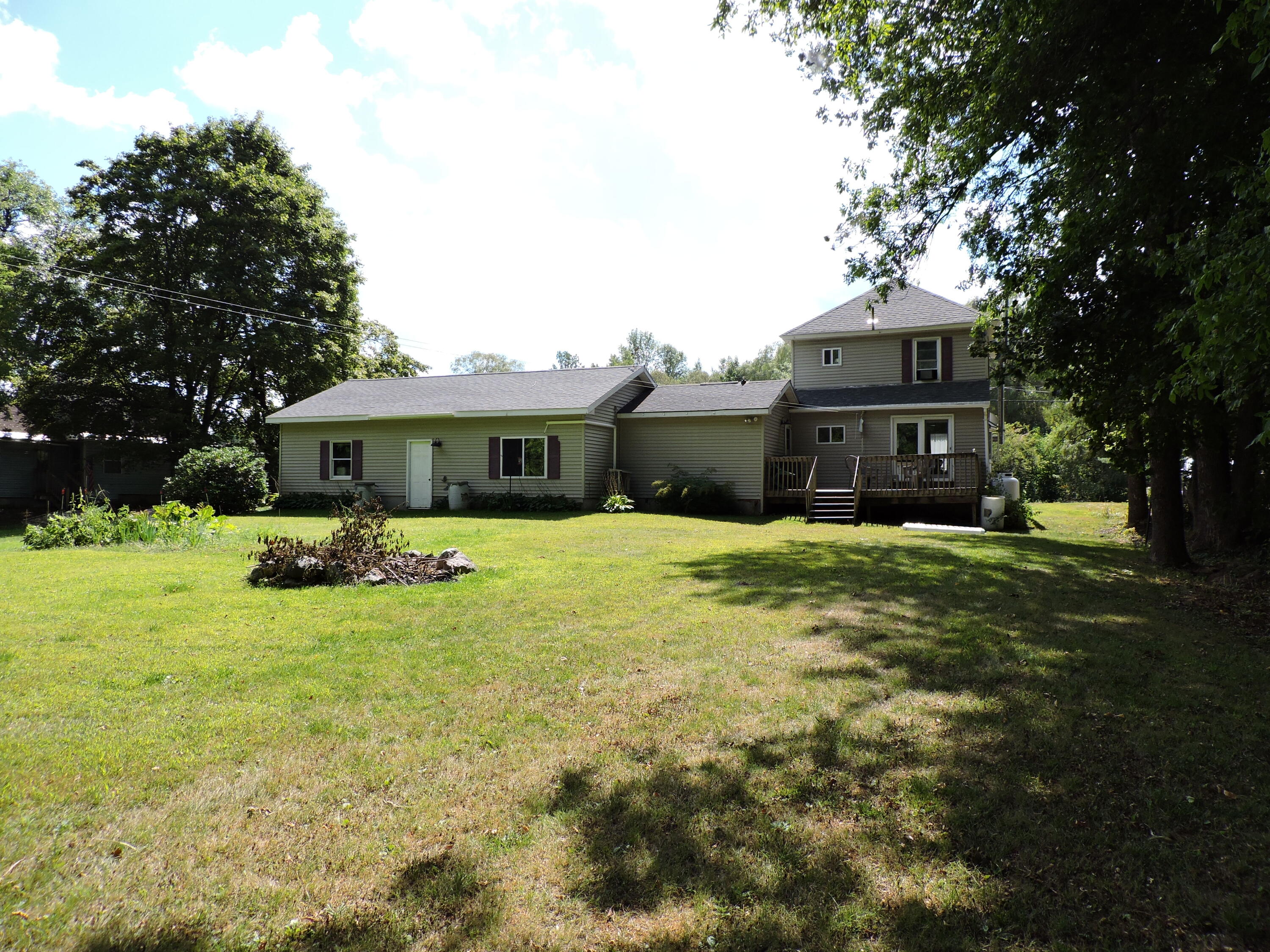 17 Baker Street Clinton ME 04927