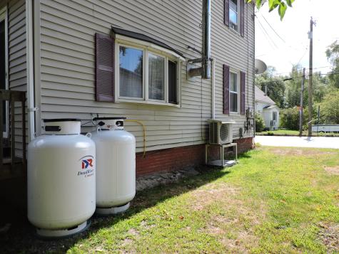 17 Baker Street Clinton ME 04927