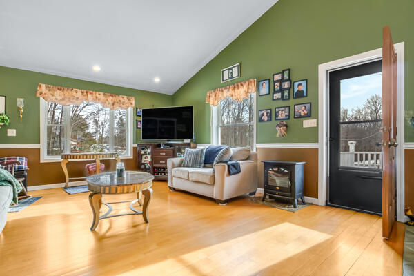 53 Danley Road Dayton ME 04005