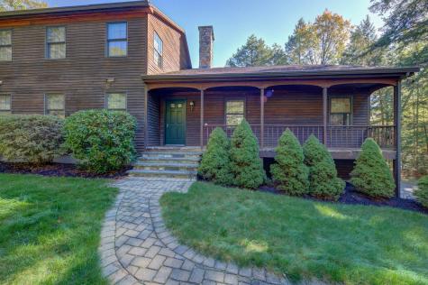 17 Blueberry Point Raymond ME 04071