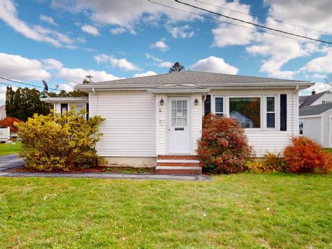 211 Farwell Street Lewiston ME 04240