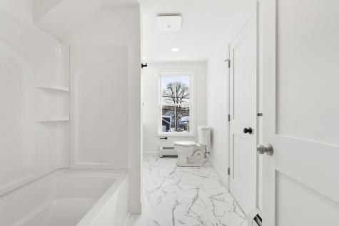 20 Mount Vernon Street Gardiner ME 04345