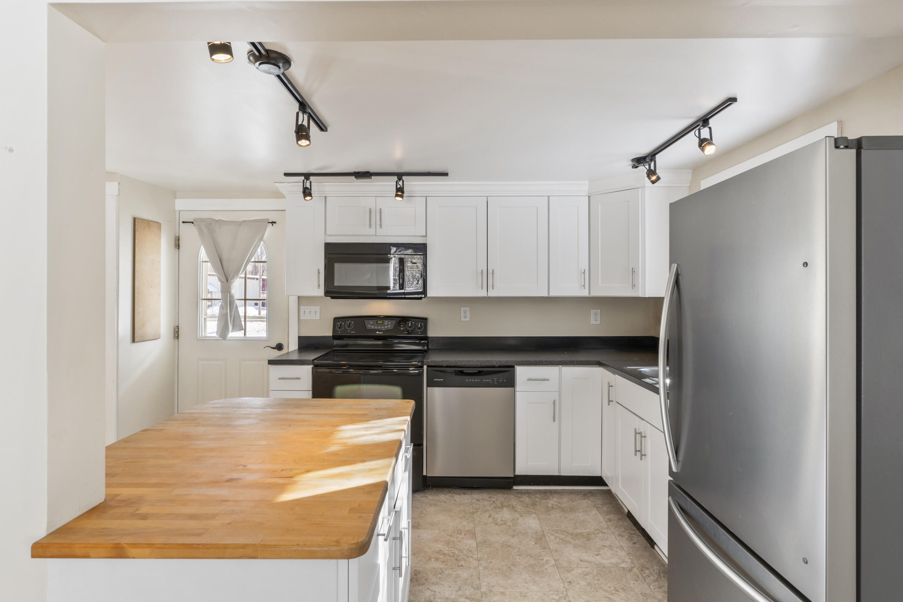 737 Commercial Street Rockport ME 04856