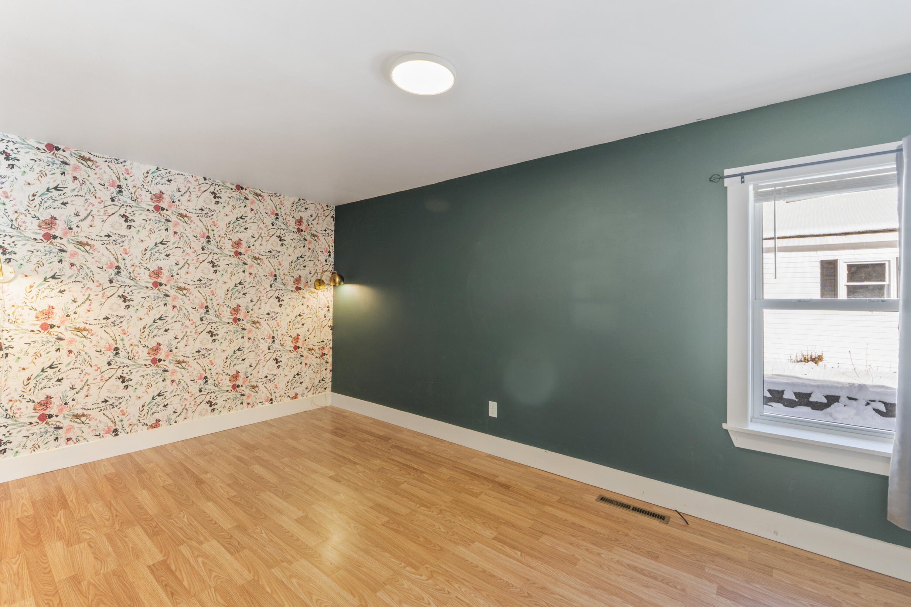 737 Commercial Street Rockport ME 04856