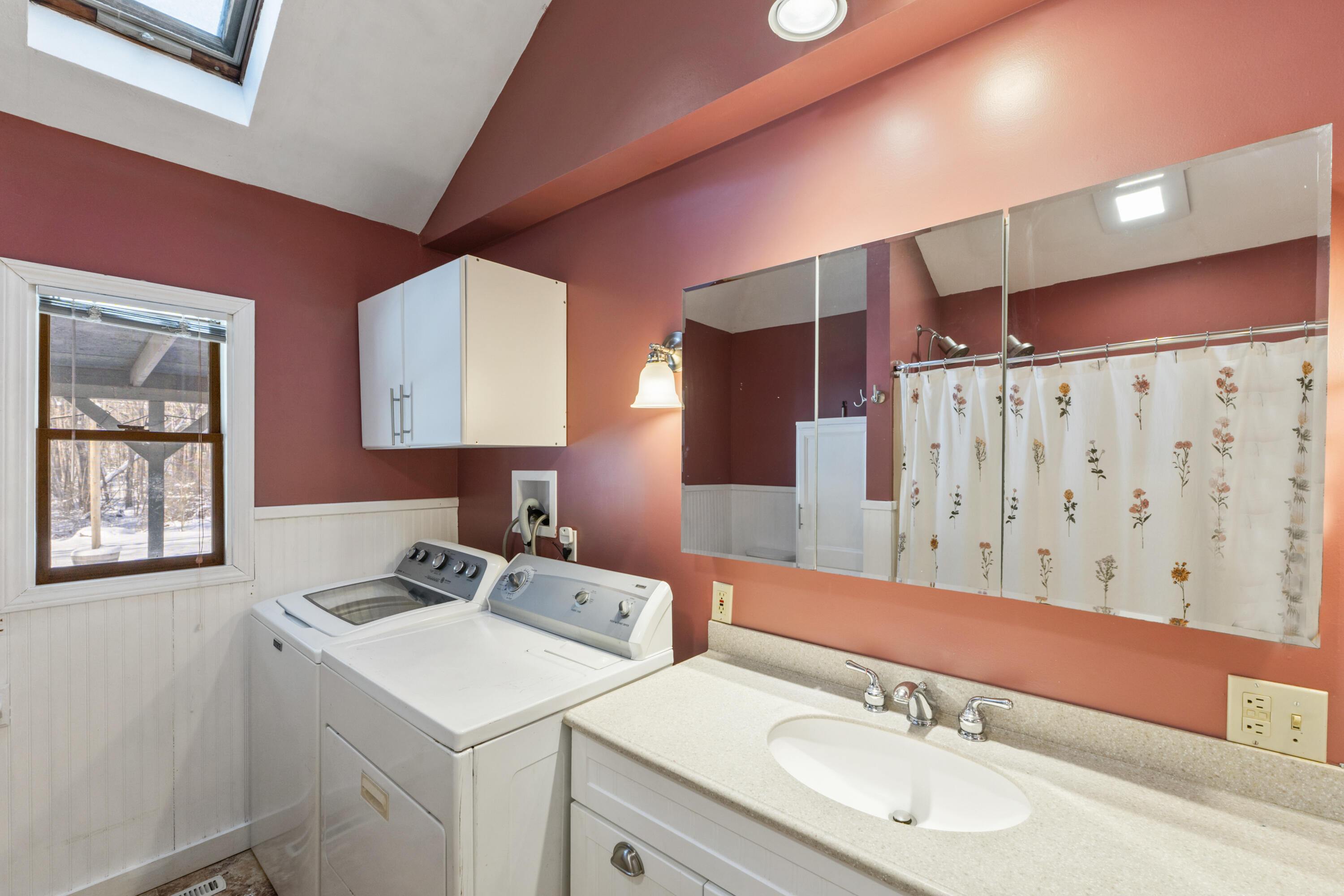 737 Commercial Street Rockport ME 04856
