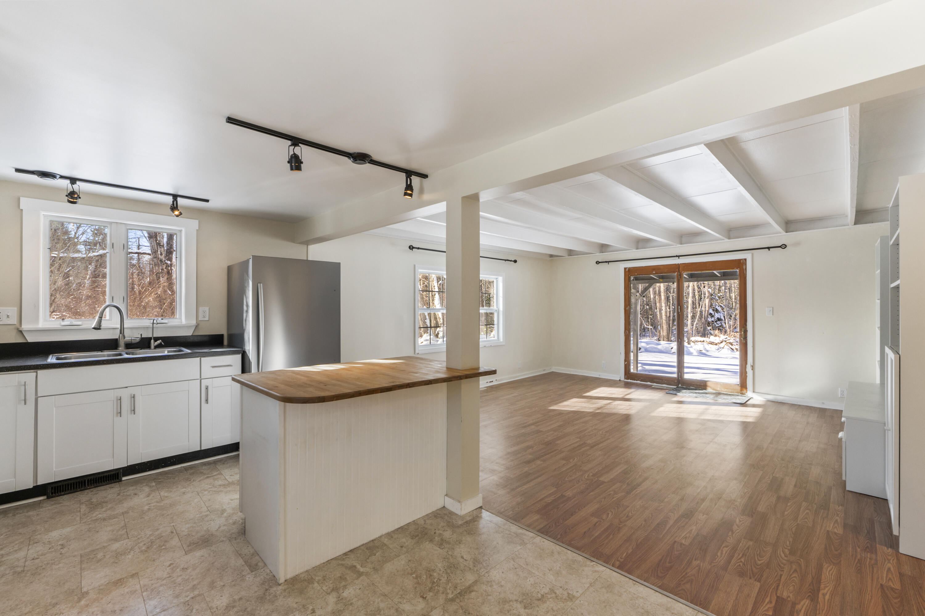 737 Commercial Street Rockport ME 04856