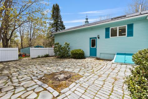 18 Martin Heights Raymond ME 04071
