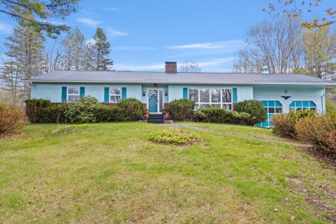 18 Martin Heights Raymond ME 04071