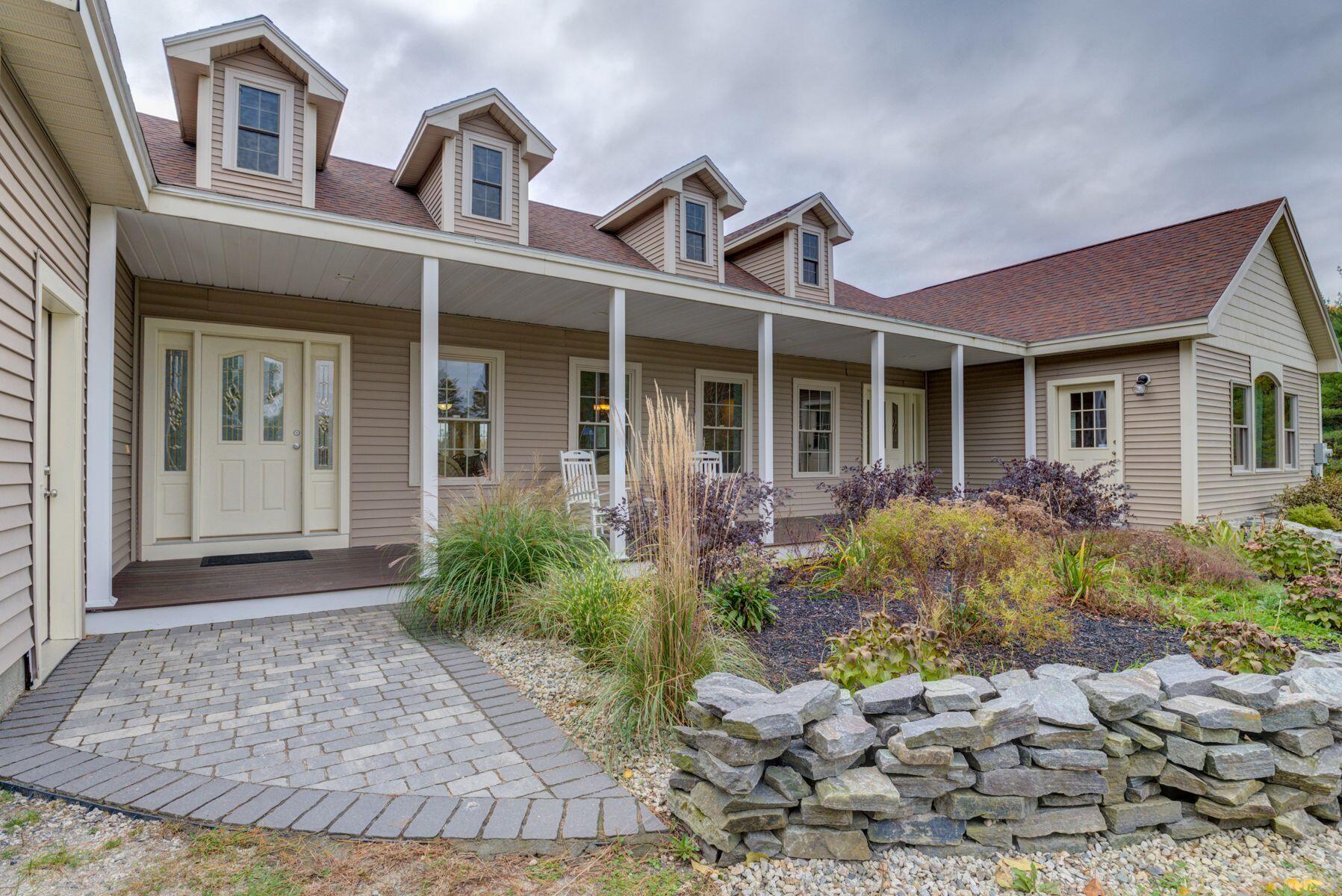 10 Victoria Drive Gray ME 04039
