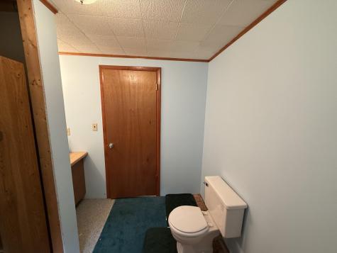 156 Lakeshore Drive Leeds ME 04263