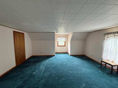 156 Lakeshore Drive Leeds ME 04263