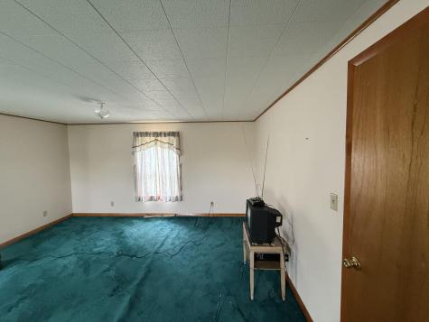 156 Lakeshore Drive Leeds ME 04263