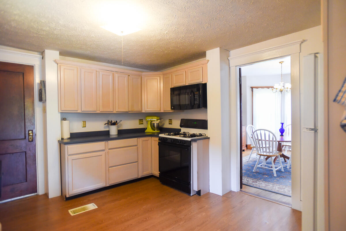 932 River Road Buxton ME 04093