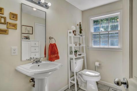 28 Ledgewood Drive Yarmouth ME 04096