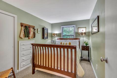 28 Ledgewood Drive Yarmouth ME 04096