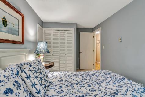 28 Ledgewood Drive Yarmouth ME 04096