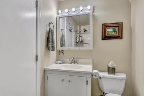 28 Ledgewood Drive Yarmouth ME 04096