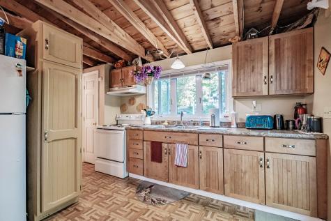 31 Bentwood Street Naples ME 04055