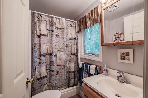 31 Bentwood Street Naples ME 04055