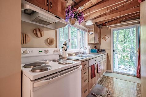 31 Bentwood Street Naples ME 04055